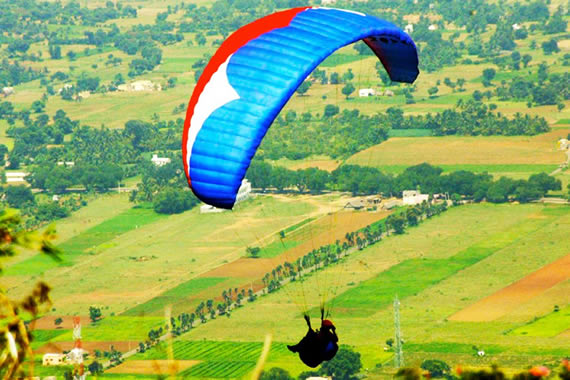 Paragliding at Bir-Billing